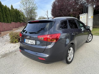 KIA CEE'D 1.6 GDI Limitált Prémium kivitel . benzines . szervizelt