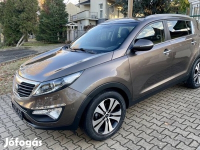 KIA Sportage 2.0 CRDi EX Prémium EL. Napfénytet...