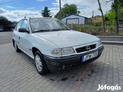 Opel Astra 1.6 GL Fix ár