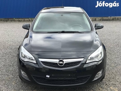 Opel Astra J 1.4 Start-Stop Cosmo ++Vezszkönyvg...