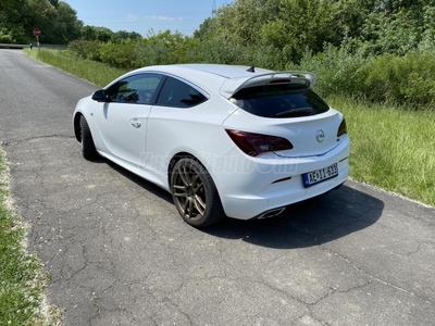 OPEL ASTRA J GTC 2.0 T Start-Stop OPC