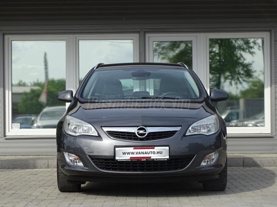 OPEL ASTRA J Sports Tourer 1.6 Cosmo KLÍMA-TEMPOMAT-FÉL'BŐR-ALUFELNI-ROZSDAMENTES