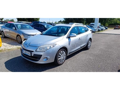 RENAULT MEGANE Grandtour 1.4 TCe Privilege EURO5 Mo-i! 81e KM! Vez.Sz.Könyv! Tolatóradar! Téli-Nyári kerék!