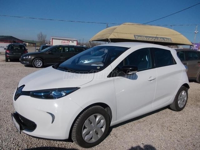 RENAULT ZOE Intens Q210 2.TULAJ. SZERVIZKÖNYV. 58.000 KM !!! SAJÁT AKKUMULÁTOR