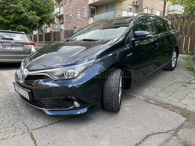 TOYOTA AURIS 1.8 HSD Active MY17 Tempomat (Automata)