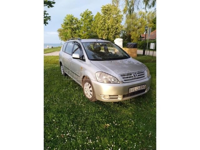 TOYOTA AVENSIS VERSO 2.0 D-4D