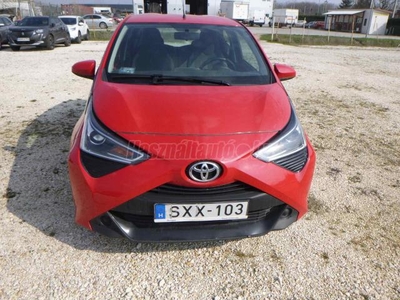 TOYOTA AYGO 1.0 x-play