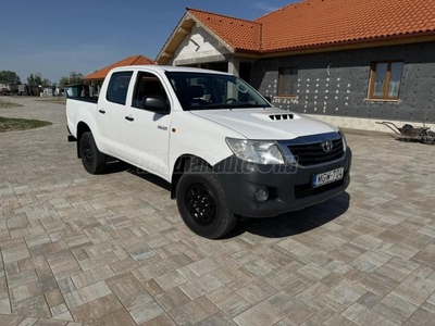 TOYOTA HI LUX Hilux 2.5 D-4D 4x4 Double Comfort AC