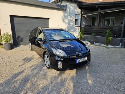 TOYOTA PRIUS 1.8 HSD Sol NAVI (Automata) Bőr belső.navigáció.tolató kamera.head-up display.PAJZS védelem