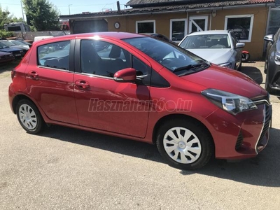 TOYOTA YARIS 1.0 Active Comfort Magyar forg. hely. magyar szerviz. téli - nyári gumik. klíma. Tolatókamera