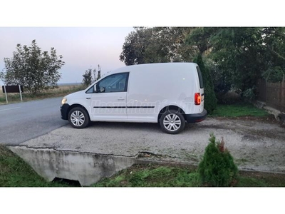 VOLKSWAGEN CADDY 2.0 TDI SCR BMT Magyarországi. Szervízkönyves