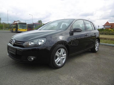 VOLKSWAGEN GOLF VI 1.6 Comfortline Egygazdás.Szervizkönyv