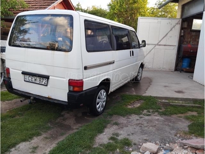 VOLKSWAGEN TRANSPORTER T4 Caravelle 1.9 (8 személyes ) 70C 2E2 8