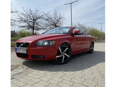 VOLVO C70 2.0 D Momentum Kitűnő állapot, vez. sz.könyv