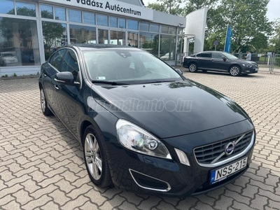 VOLVO S60 2.0 D [D3] Momentum végigszervizelt