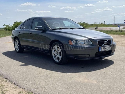 VOLVO S60 2.4 D Momentum Geartronic