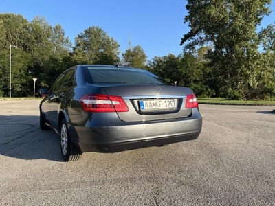 MERCEDES-BENZ E 220 CDI BlueEFFICIENCY Classic 5G Tronic