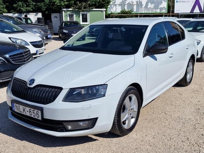 SKODA OCTAVIA 1.6 CR TDI Style DSG MAGYARORSZÁGI ELSŐ TULAJDONOSTÓL. SZERVIZELT. LED. XENON. VILÁGOS BELSŐ