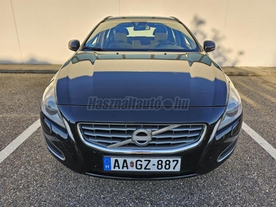 VOLVO V60 1.6 D [D2] Kinetic