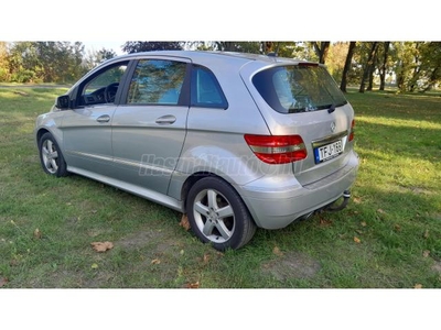 MERCEDES-BENZ B 180 CDI Kis navigáció.ülésfűtés.állófűtés.klima.alufelnivel.Tolatóradar elöl-hátul