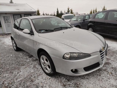 ALFA ROMEO 147 1.6 T. Spark Distinctive Frissen szervizelt állapot!!!