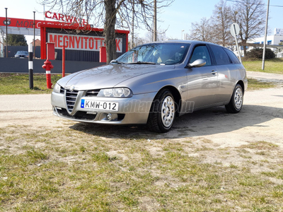 ALFA ROMEO 156 1.9 JTD 16V Distinctive 156 1.9 16V JTDm Distinictive