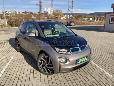 BMW I3 (Automata) 60 Ah. Harman Kardon. tetőablak. CCS. kulcsnélküli nyitás. világos belső