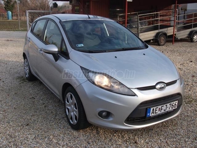 FORD FIESTA 1.25 Ambiente 2-Gyári kulcs.Klíma.EL-ablakok.KP-zár.Ködlámpa.Kihangosító.8-kerék