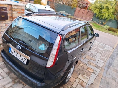 FORD FOCUS 1.6 Ghia