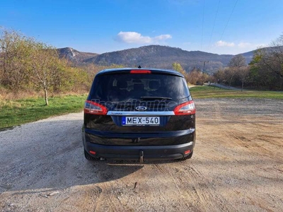 FORD S-MAX 2.0 TDCi Titanium Powershift