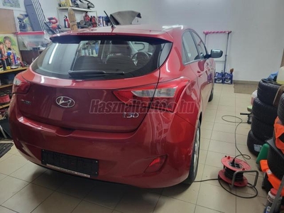 HYUNDAI I30 1.4 MPi Life Garantált 68eKM. Végig Hyundai szervízkönyv!