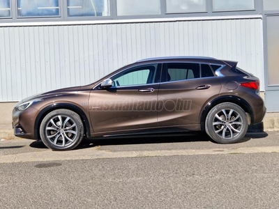 INFINITI Q30 2.2d Premium Tech Cafe Teak DCT AWD M.oi! 72E.km! Full extra! Egy év garanciával!