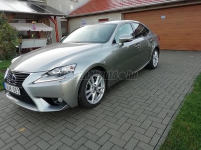 LEXUS IS 300h Comfort Leather&Navigation (Automata)