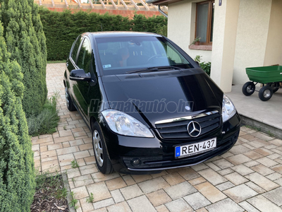 MERCEDES-BENZ A 180 BlueEFFICIENCY Elegance