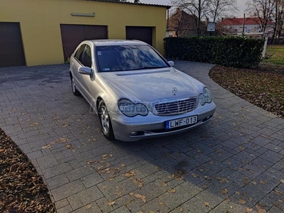 MERCEDES-BENZ C-OSZTÁLY C 180 Kompressor Elegance Magic