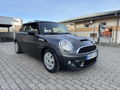 MINI MINI Cooper 2.0 SD (Automata) Sz.könyv/Navi/Panoráma/Bőr