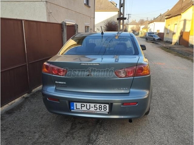 MITSUBISHI LANCER 1.5 Invite