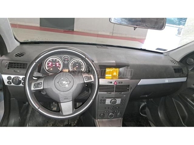 OPEL ASTRA H 1.6 Enjoy