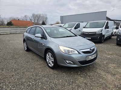 OPEL ASTRA J 1.4 T Enjoy 6 SEB. ÜLÉS-KORMÁNY FŰTÉS. VONÓHOROG. PARKRADAR