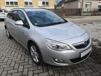 OPEL ASTRA J Sports Tourer 1.6 Sport TEMPOMAT-ÜLÉS FŰTÉS-KORMÁNYFŰTÉS-VONÓHOROG