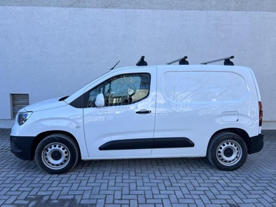 OPEL COMBO Cargo 1.5 DTH L1H1 2.0t Cargo Edition (Automata) (3 személyes ) Magyarországi - 48.000.-km - Téli és nyári kerék - Jól felszerelt