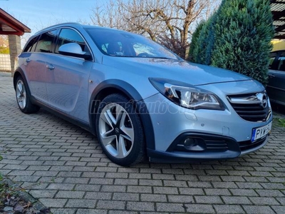 OPEL INSIGNIA Sports Tourer 2.0 T AWD COUNTRY (Automata)