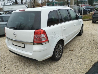 OPEL ZAFIRA B 2.2 Cosmo