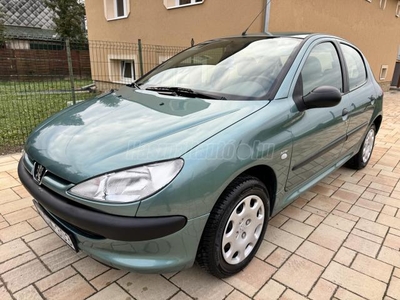 PEUGEOT 206 1.1 Look 27 000KM