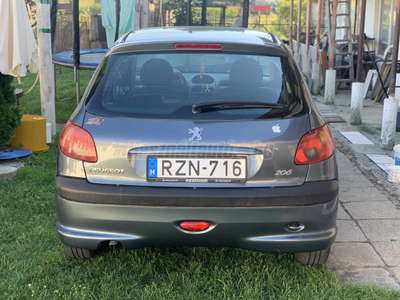 PEUGEOT 206 1.4 TRENDY