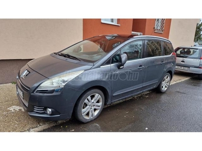 PEUGEOT 5008 1.6 HDi Premium