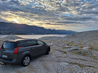 PEUGEOT 5008 2.0 HDi Premium