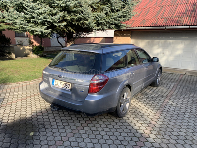 SUBARU OUTBACK 2.0 D Comfort NAVI SE