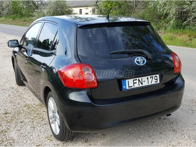 TOYOTA AURIS 2.2 D-4D Premium Active