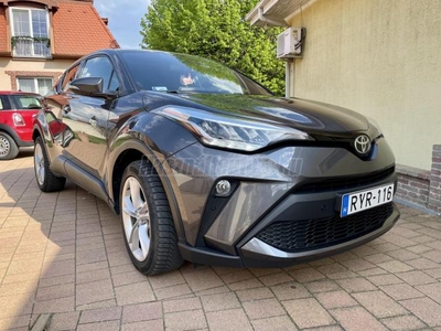 TOYOTA C-HR 1.2T Style ELSŐ TULAJDONOSTÓL. VÉGIG VEZETETT SZERVÍZKÖNYVVEL!